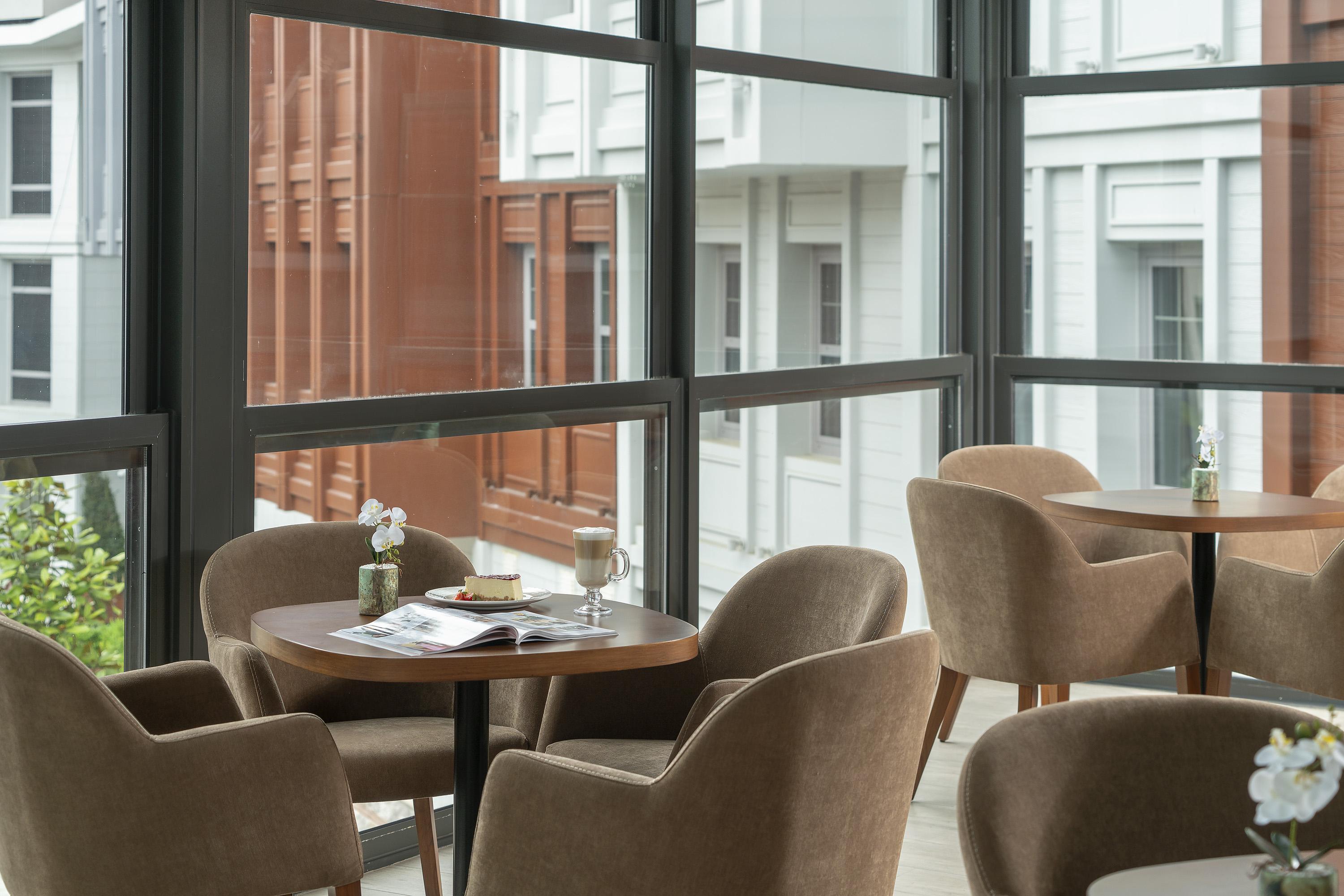 Millennium Istanbul Golden Horn Hotel Exterior foto The Lounge at the hotel