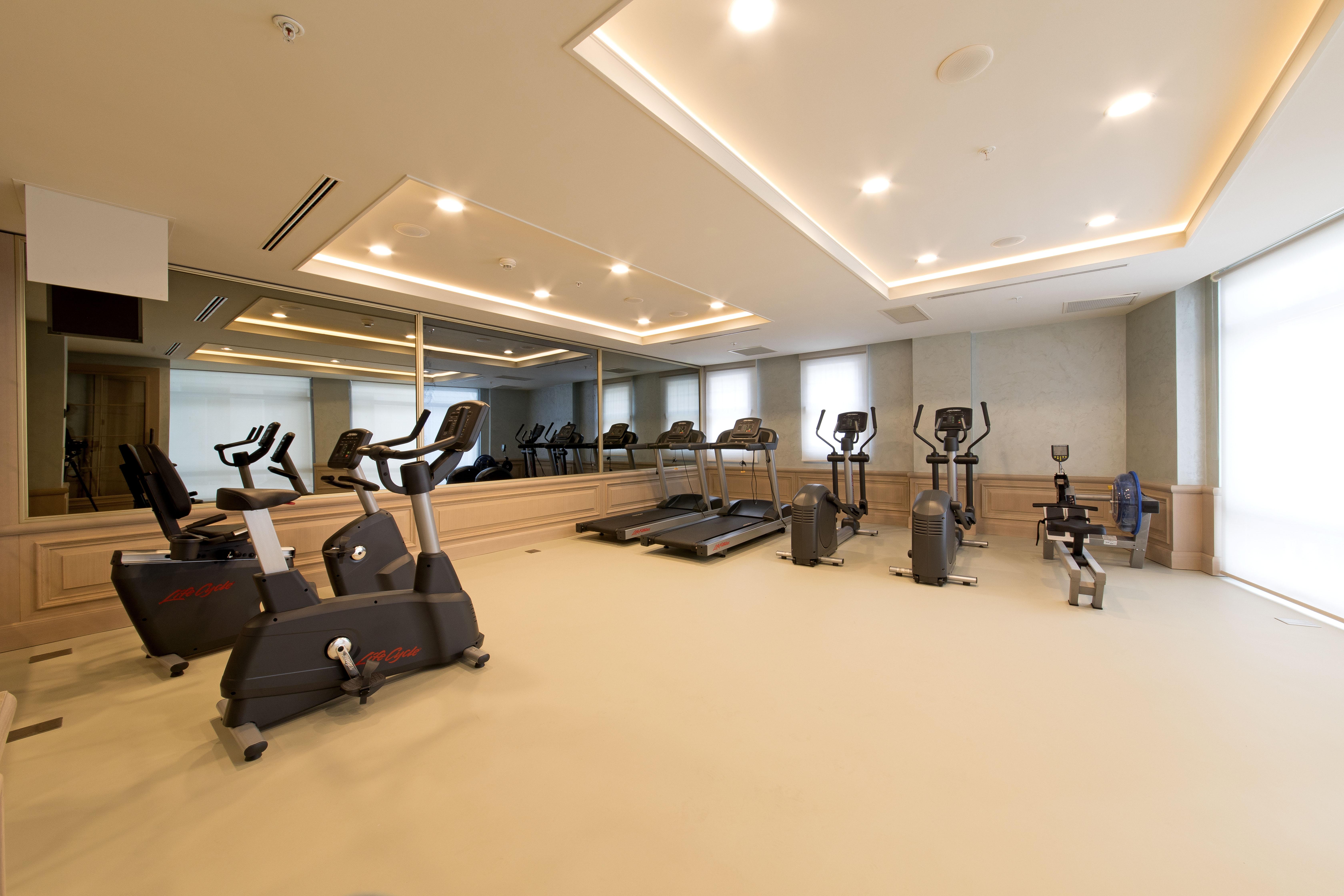 Millennium Istanbul Golden Horn Hotel Exterior foto The gym at the hotel