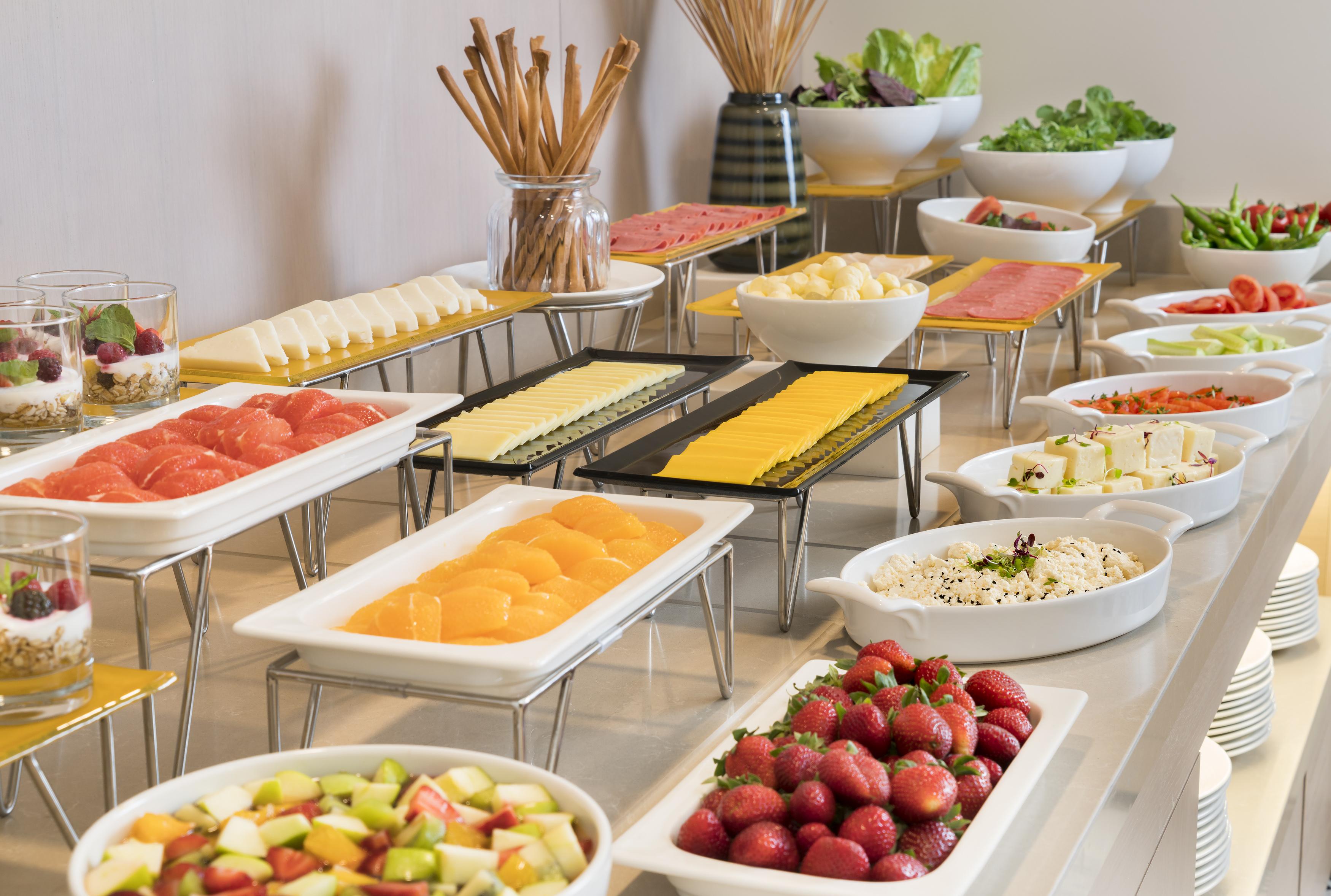 Millennium Istanbul Golden Horn Hotel Exterior foto A buffet