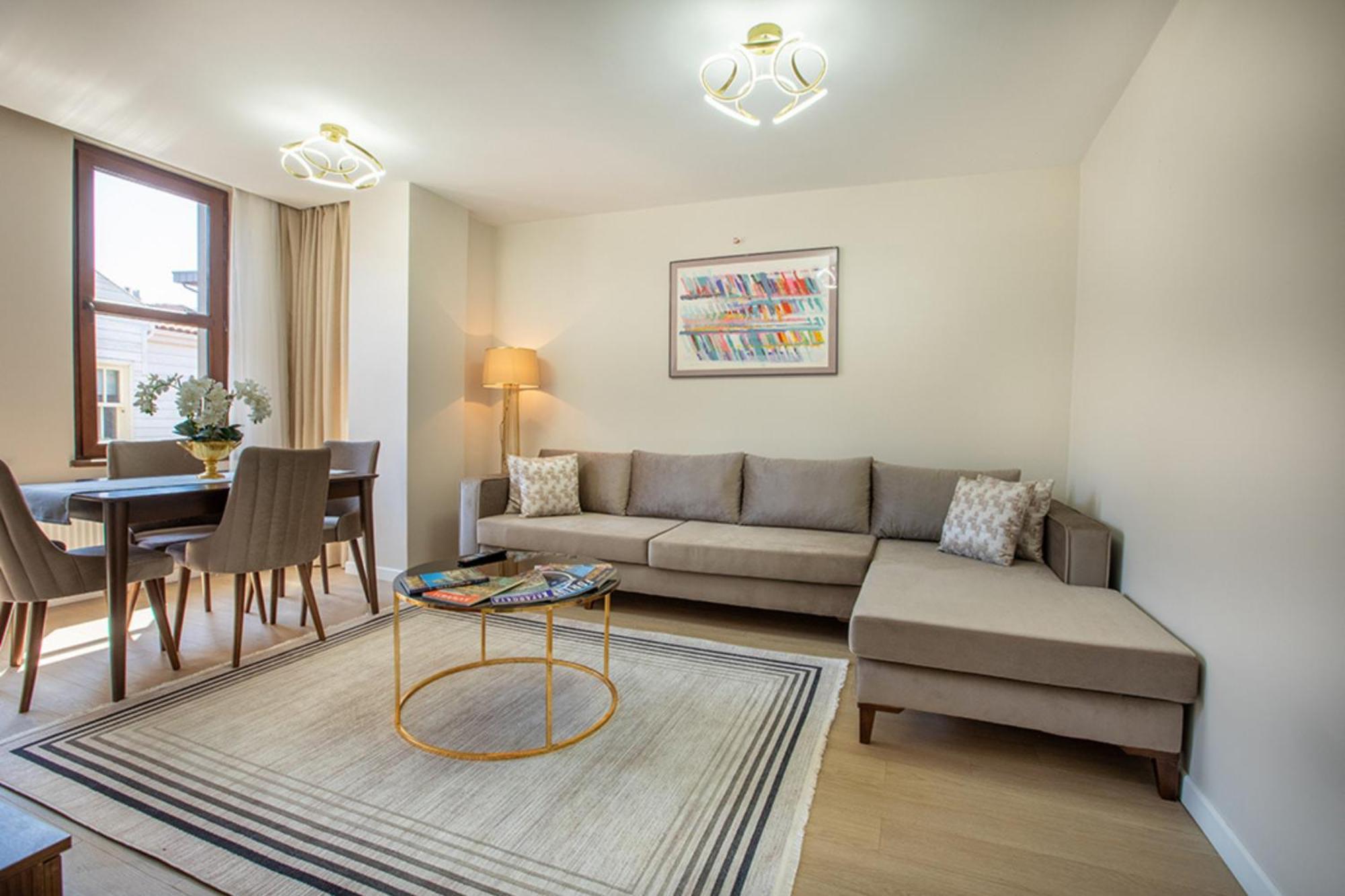 Millennium Istanbul Golden Horn Hotel Exterior foto A living room in a serviced apartment in London